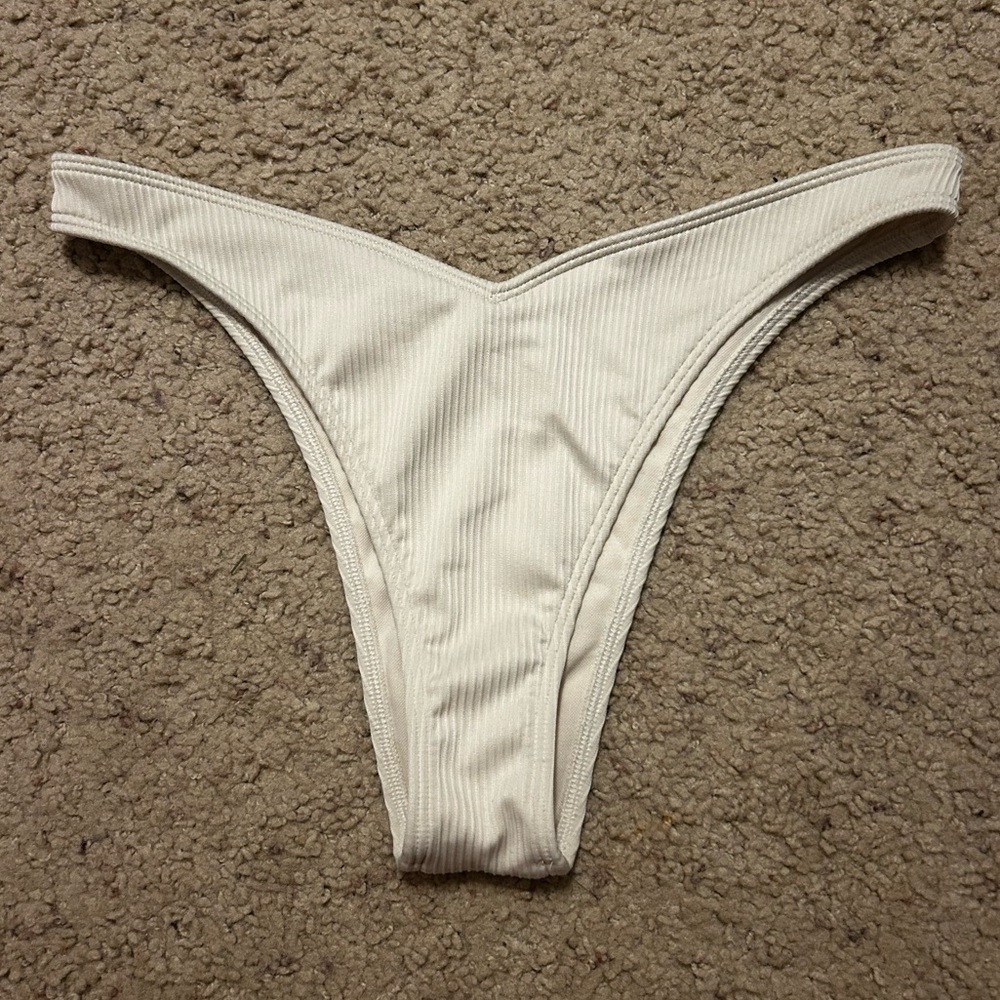 Hollister Ribbed High-Leg V-Waist Cheekiest Bikini Bottom